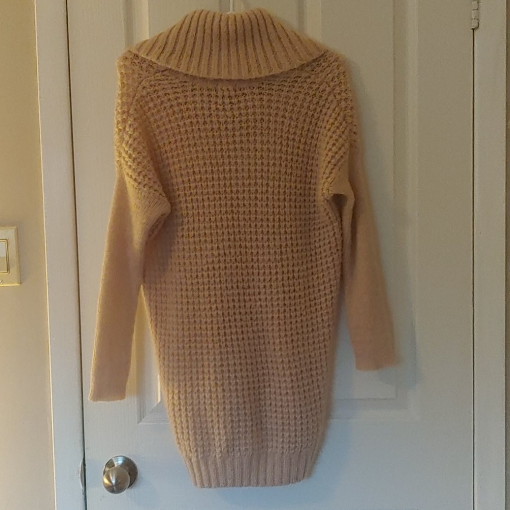 H&M Sweater - Picture 3 of 4